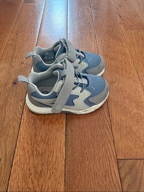 StrideRite-  Lightweight Athletic Sneakers in Blue and Gray - Velcro Closure